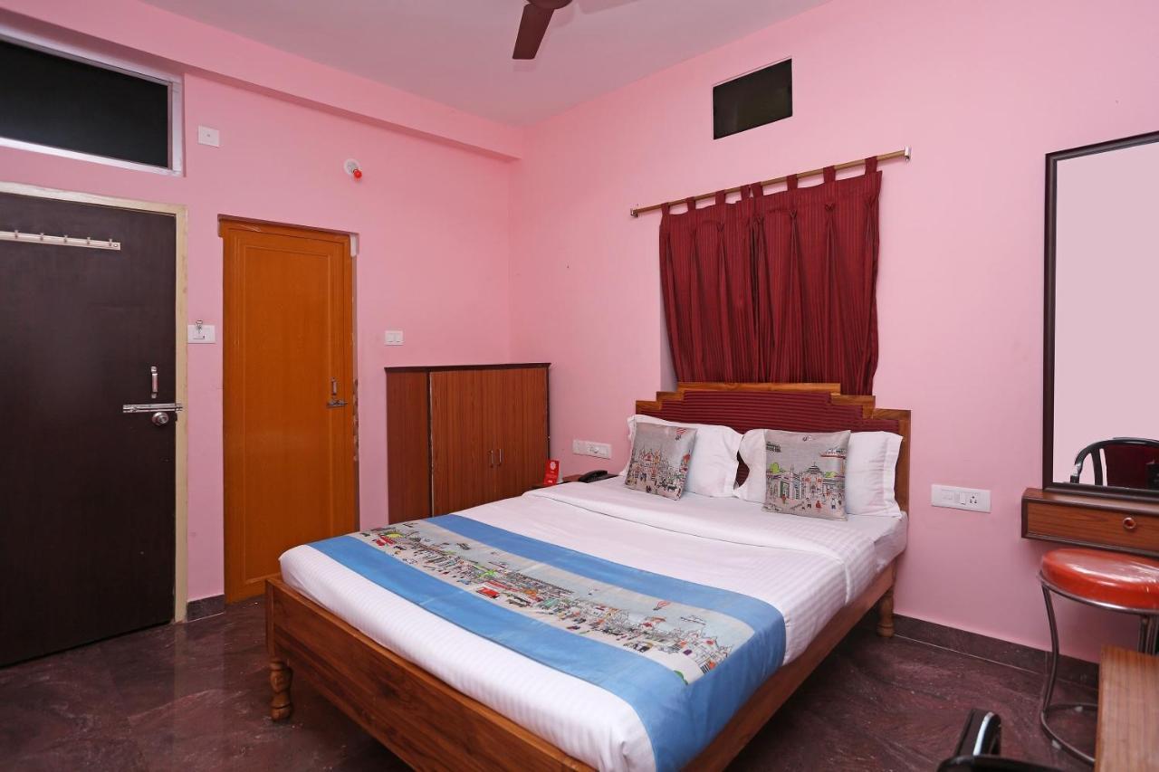 Oyo Hotel Balaram Palace Puri Bagian luar foto