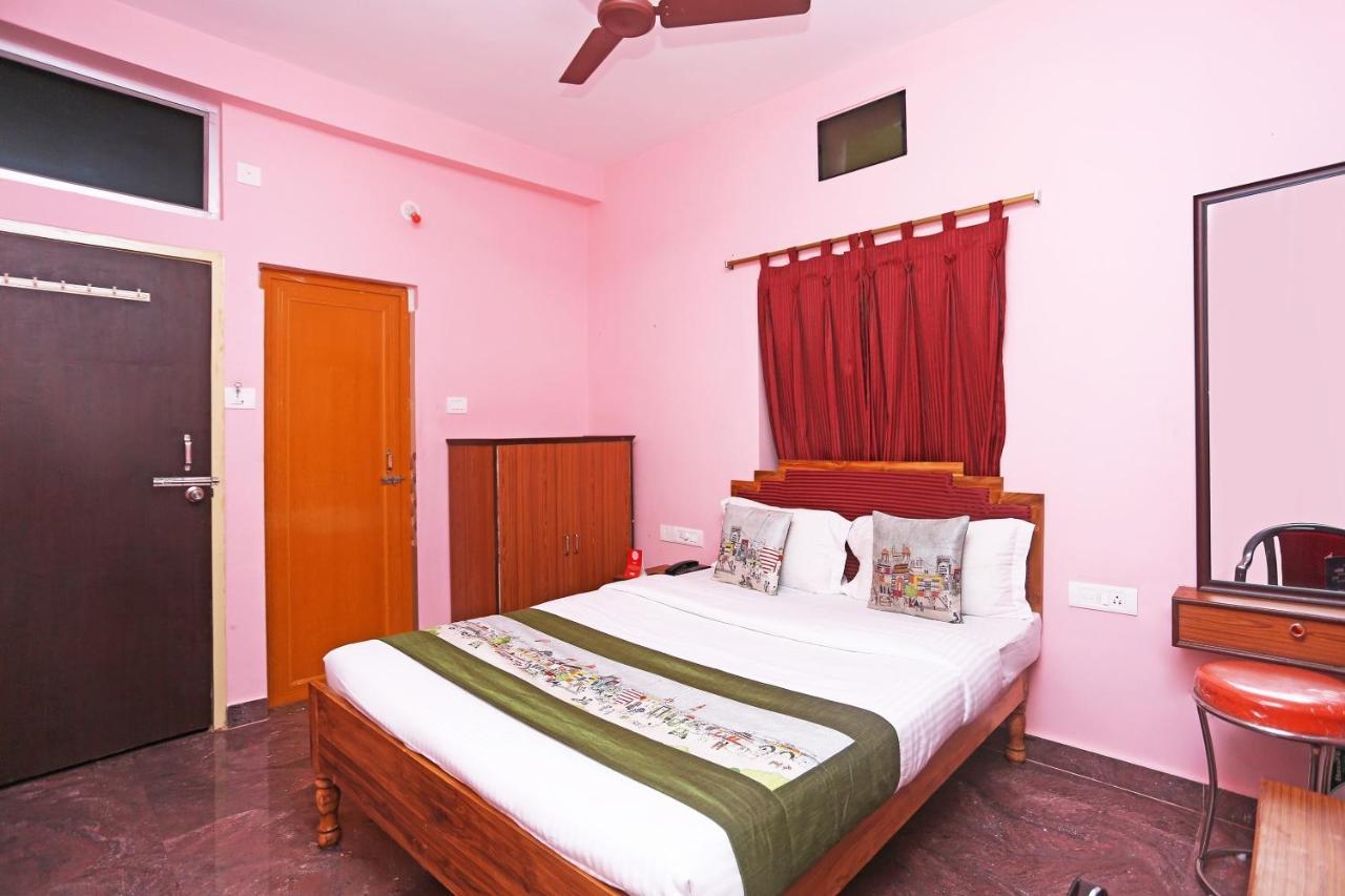 Oyo Hotel Balaram Palace Puri Bagian luar foto